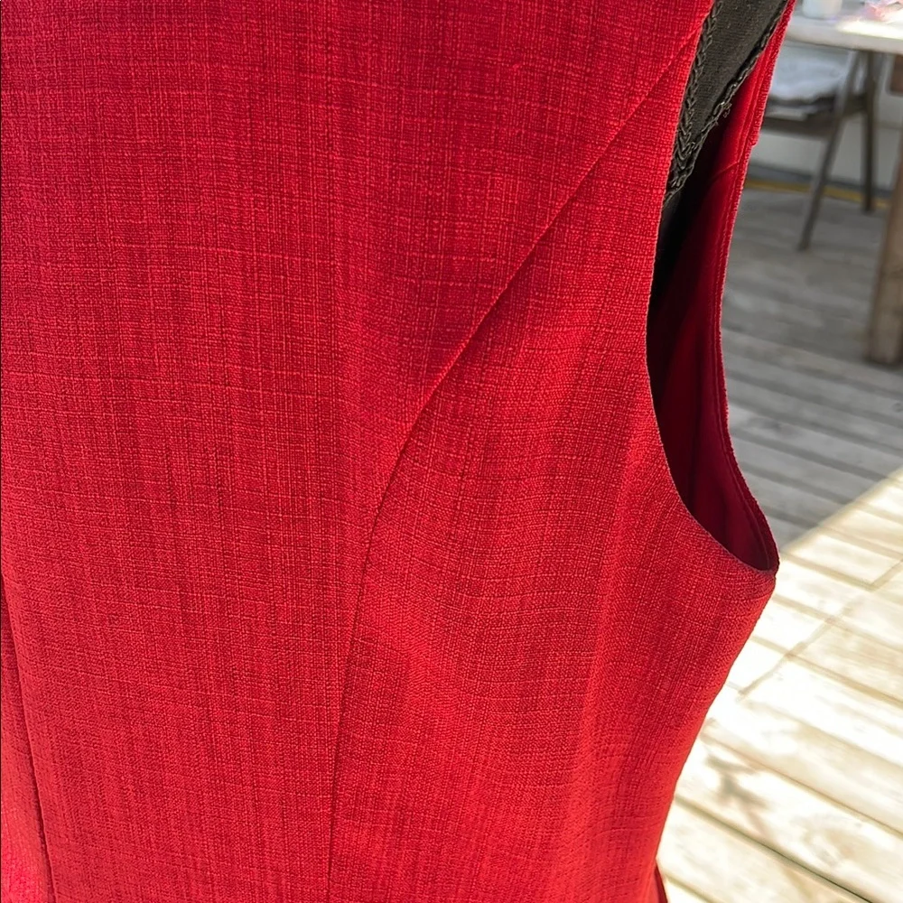 Elegant Red Ellen Tracy Sleeveless fully lined Dress. Size 14. Side pockets. - Picture 10 of 16